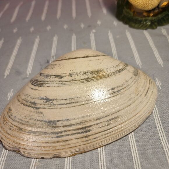 DECOUPAGE CLAM SHELL DECOUPAGE ROCKING CHAIRS ON A PORCH TRINKET DISH - Picture 10 of 10